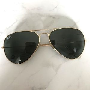 Ray-Ban Large Black Aviator sunglasses